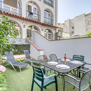 https://4528518-mestral-11-roses.topcostabravahotels.com